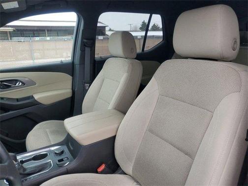 2022 Chevrolet Traverse LS
