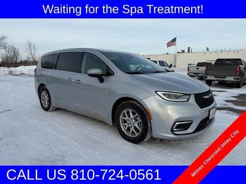 2023 Chrysler Pacifica Touring-L