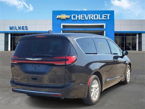 2023 Chrysler Pacifica Touring-L