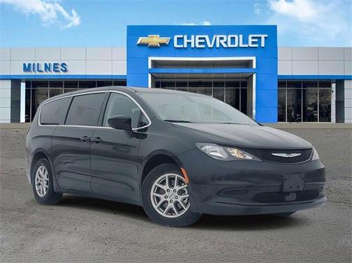 2022 Chrysler Voyager LX