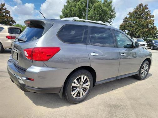 2018 Nissan Pathfinder S