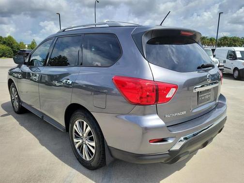 2018 Nissan Pathfinder S
