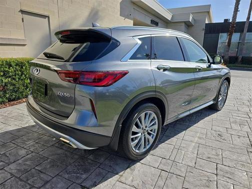 2024 INFINITI QX50 LUXE