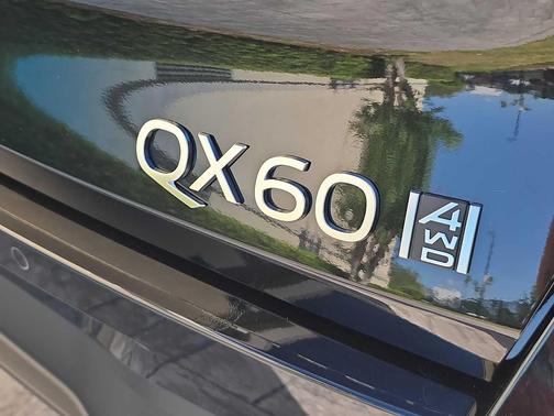 Mineral Black 2026 INFINITI QX60 LUXE AWD