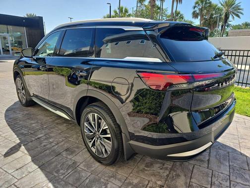 Mineral Black 2026 INFINITI QX60 LUXE AWD