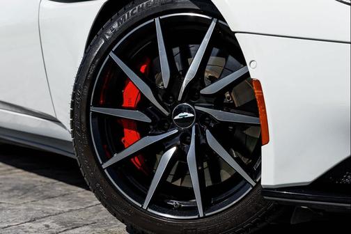 2019 Aston Martin DB11 Volante