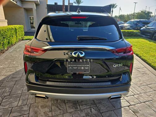 2023 INFINITI QX50 LUXE