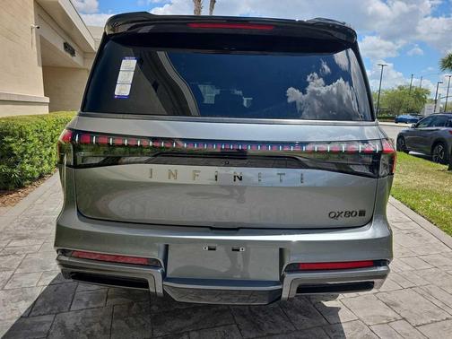 Dynamic Metal/Black Obsidian 2026 INFINITI QX80 AUTOGRAPH AWD