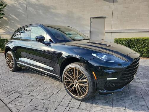 2025 Aston Martin DBX 707