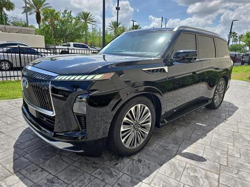 2025 INFINITI QX80 Luxe