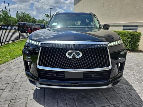 2025 INFINITI QX80 Luxe