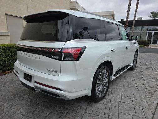 2026 INFINITI QX80 Luxe