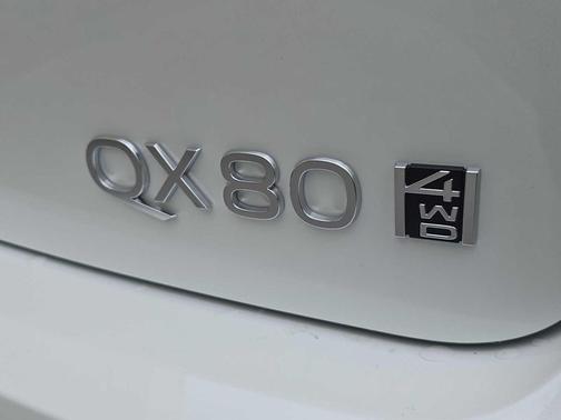 2026 INFINITI QX80 Luxe