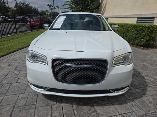 2019 Chrysler 300 Limited