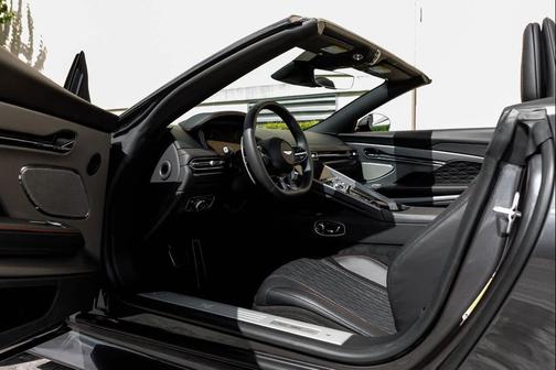 2025 Aston Martin DB12 Volante