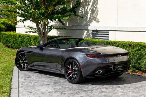 2025 Aston Martin DB12 Volante