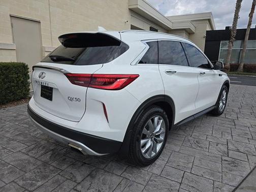 2021 INFINITI QX50 LUXE
