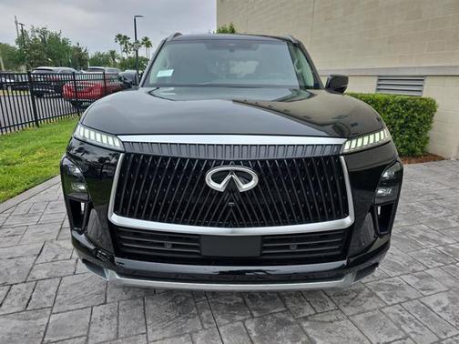 2025 INFINITI QX80 Luxe