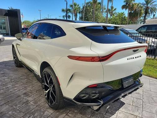 2025 Aston Martin DBX 707