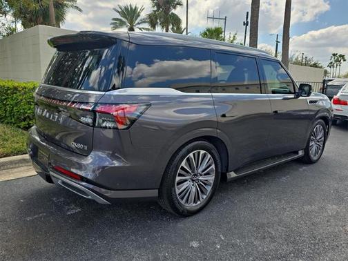 2025 INFINITI QX80 Luxe