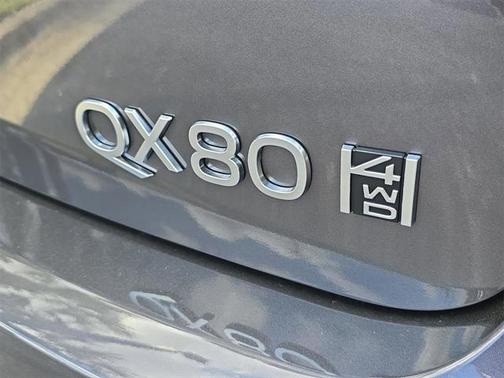 2025 INFINITI QX80 Luxe