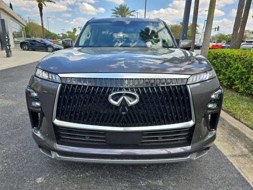 2025 INFINITI QX80 Luxe