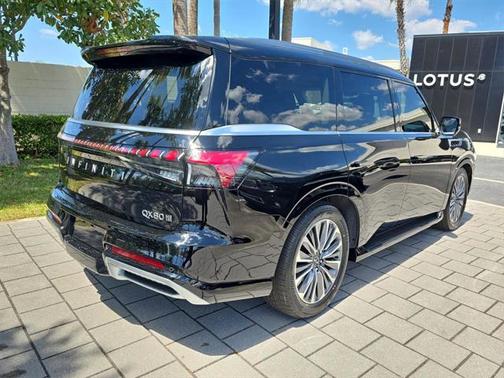 2025 INFINITI QX80 Luxe