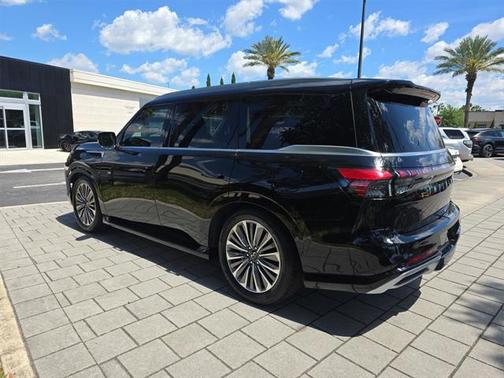 2025 INFINITI QX80 Luxe