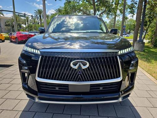 2025 INFINITI QX80 Luxe