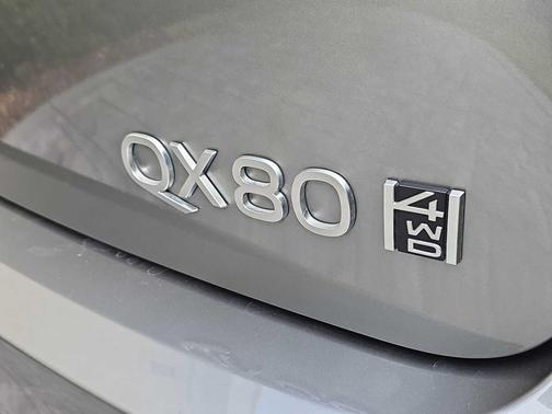 2025 INFINITI QX80 SENSORY AWD