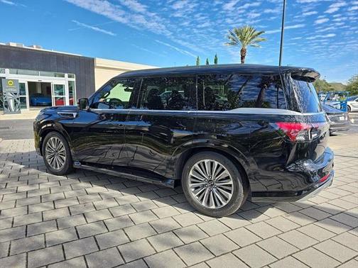 2025 INFINITI QX80 Luxe