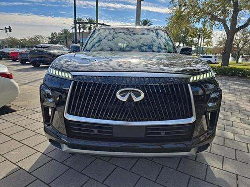 2025 INFINITI QX80 Luxe