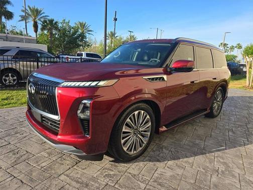 2025 INFINITI QX80 Luxe