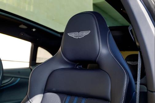 2025 Aston Martin DBX 707