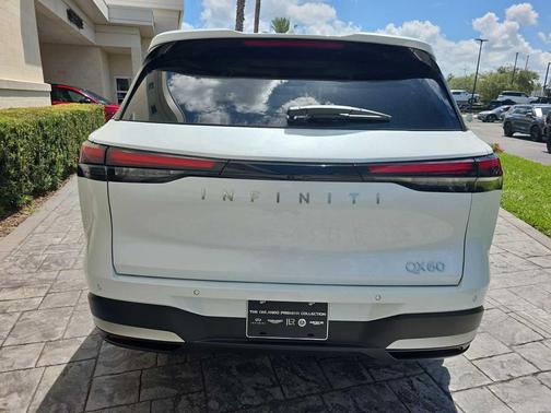 Radiant White 2027 INFINITI QX60 LUXE FWD