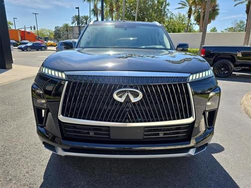 2025 INFINITI QX80 Luxe