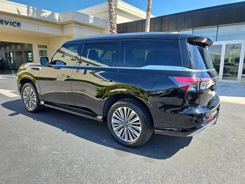 2025 INFINITI QX80 Luxe