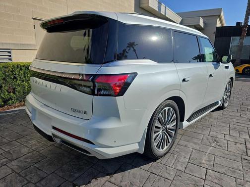 2026 INFINITI QX80 Luxe