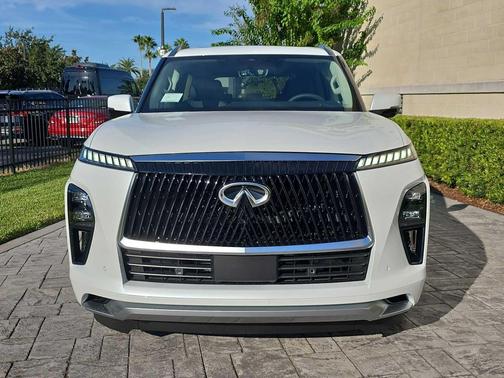 2026 INFINITI QX80 Luxe