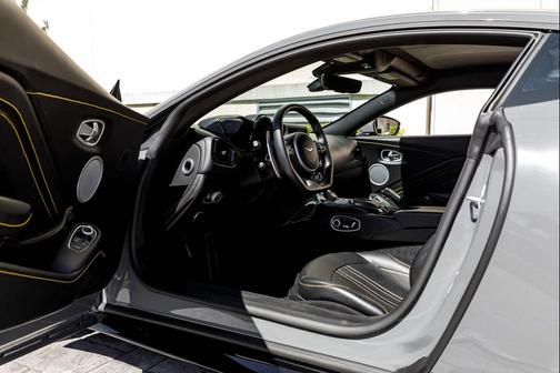 2019 Aston Martin Vantage 