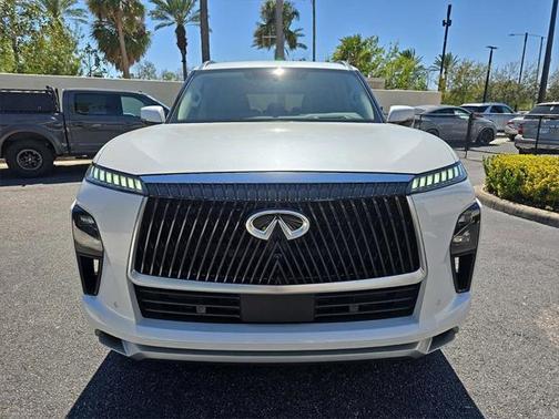 2025 INFINITI QX80 Luxe
