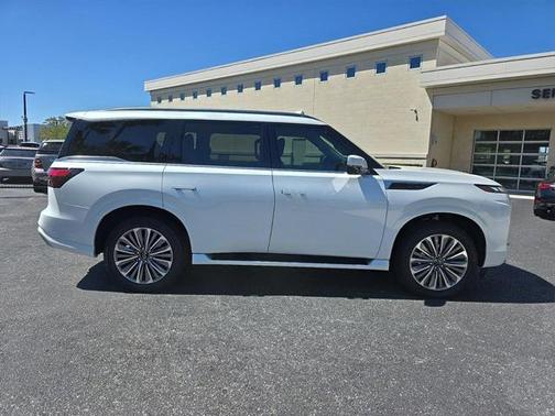 2025 INFINITI QX80 Luxe