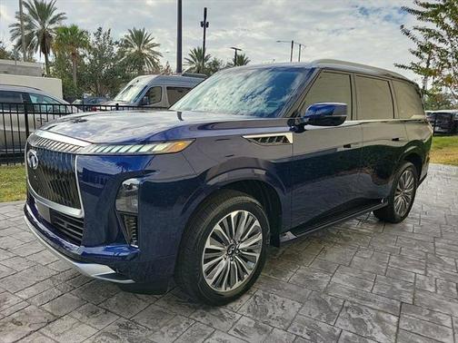 2025 INFINITI QX80 Luxe