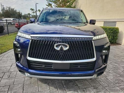 2025 INFINITI QX80 Luxe