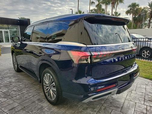 2025 INFINITI QX80 Luxe