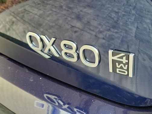 2025 INFINITI QX80 Luxe