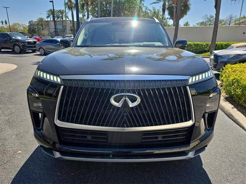 2025 INFINITI QX80 Luxe