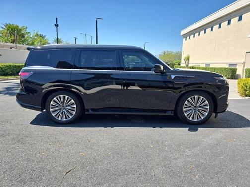 2025 INFINITI QX80 Luxe