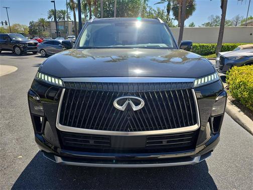 2025 INFINITI QX80 Luxe