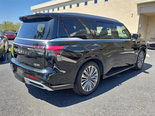 2025 INFINITI QX80 Luxe